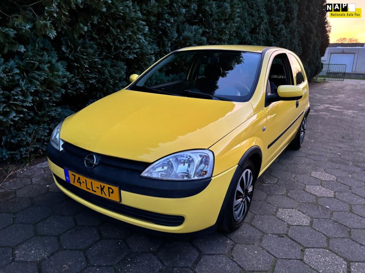 Opel Corsa - 1.2 Comfort - Airco - AutoWereld.nl