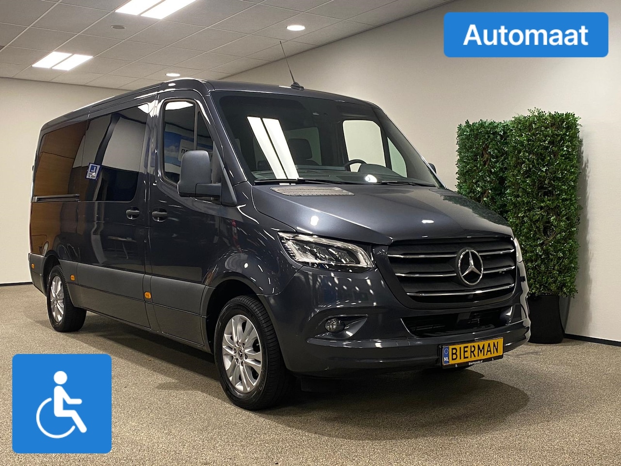 Mercedes-Benz Sprinter - L2H1 Rolstoelbus Automaat - AutoWereld.nl