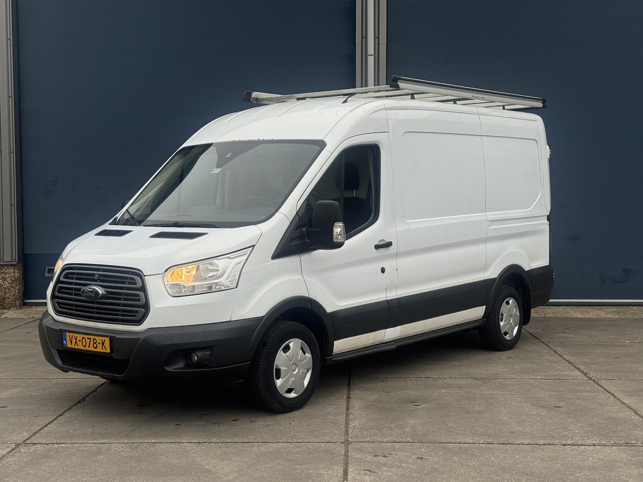 Ford Transit - 310 2.2 TDCI L2H2 Trend AIRCO / CRUISE CONTROLE / NAVI / IMPERIAL - AutoWereld.nl