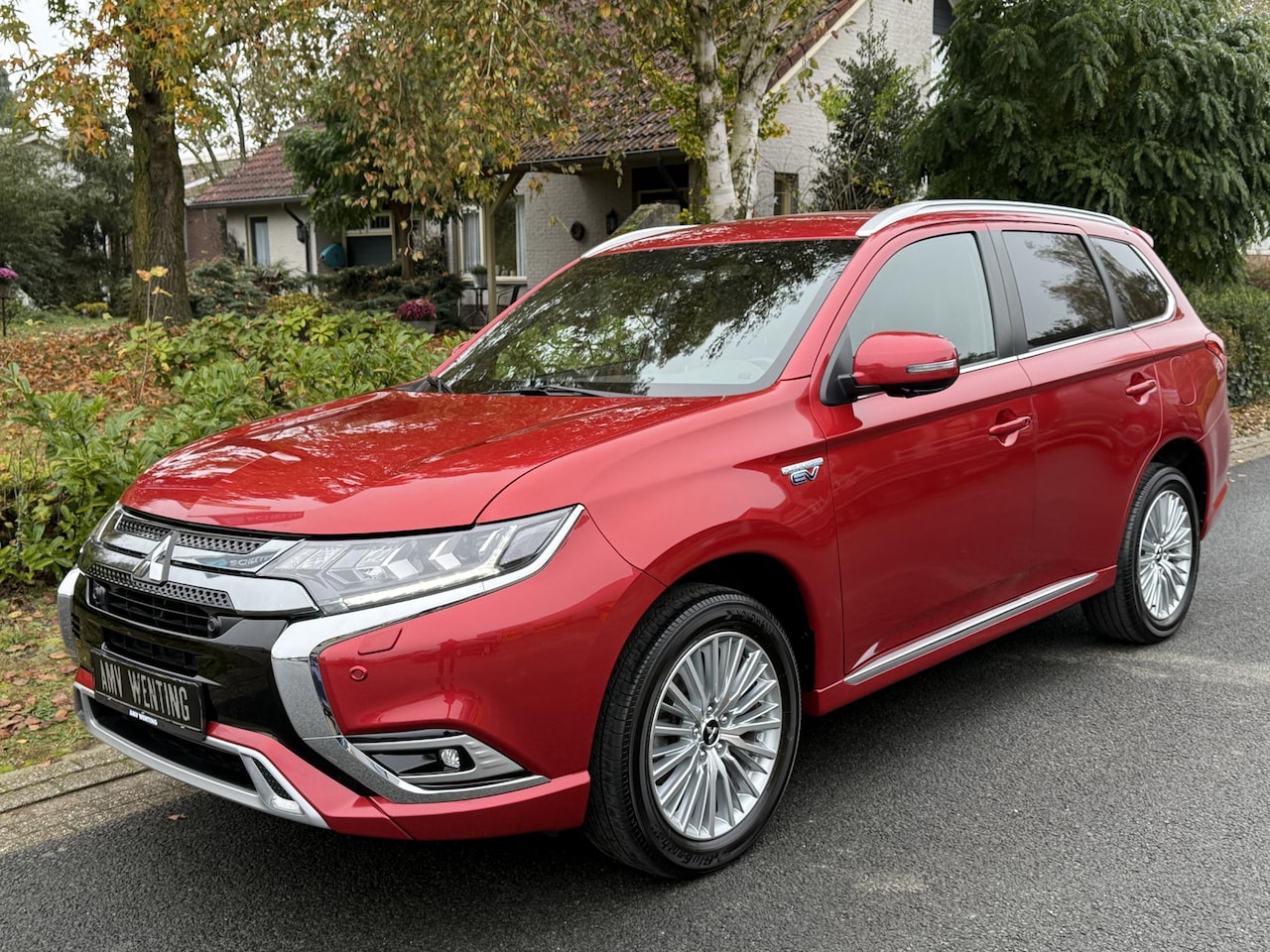 Mitsubishi Outlander - 2.4 PHEV Intense S 239PK Leder•Camera - AutoWereld.nl