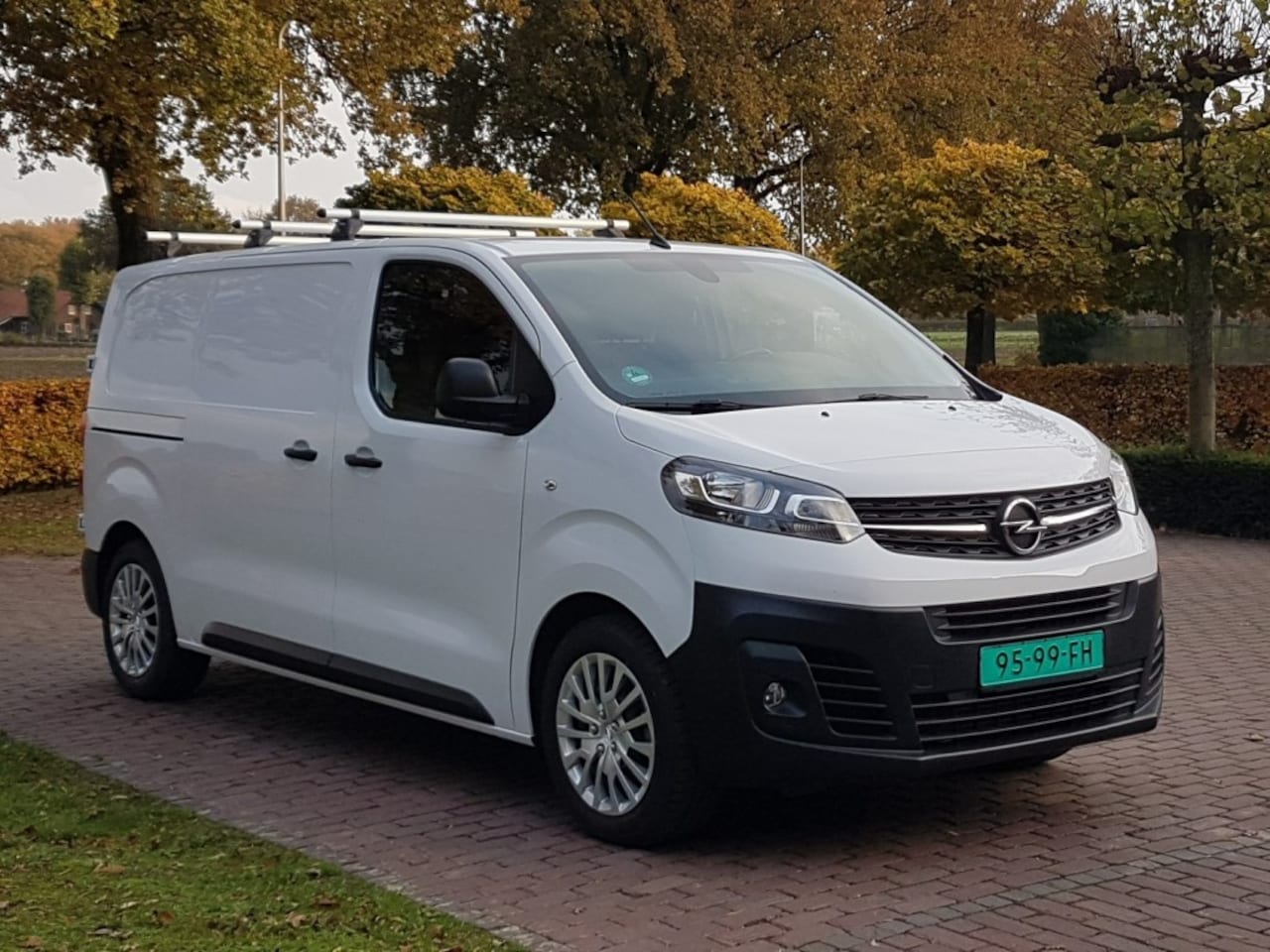 Opel Vivaro-e - L2H1 Edition 75kWh 136pk opties 2022 nieuw - AutoWereld.nl