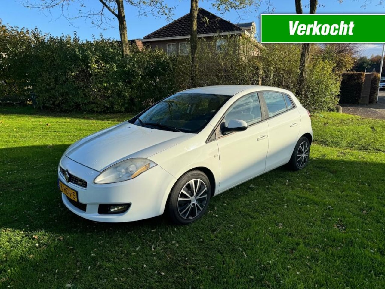 Fiat Bravo - 1.4 T-Jet - airco - 6 bak - trekhaak - nette staat - AutoWereld.nl