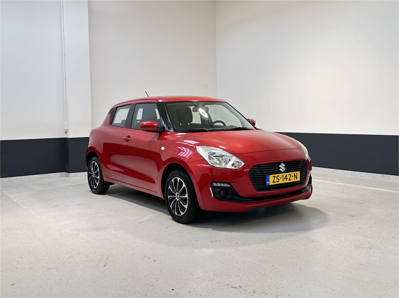 Suzuki Swift - 1.2 Comfort | NL | 1e Eig. | 5-DRS | Airco | Bluetooth - AutoWereld.nl