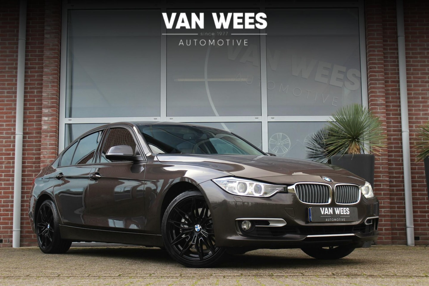 BMW 3-serie - 328i F30 High Executive Modern-Line | 245 pk | NL auto | Camera | Xenon | Leer | Sport | S - AutoWereld.nl