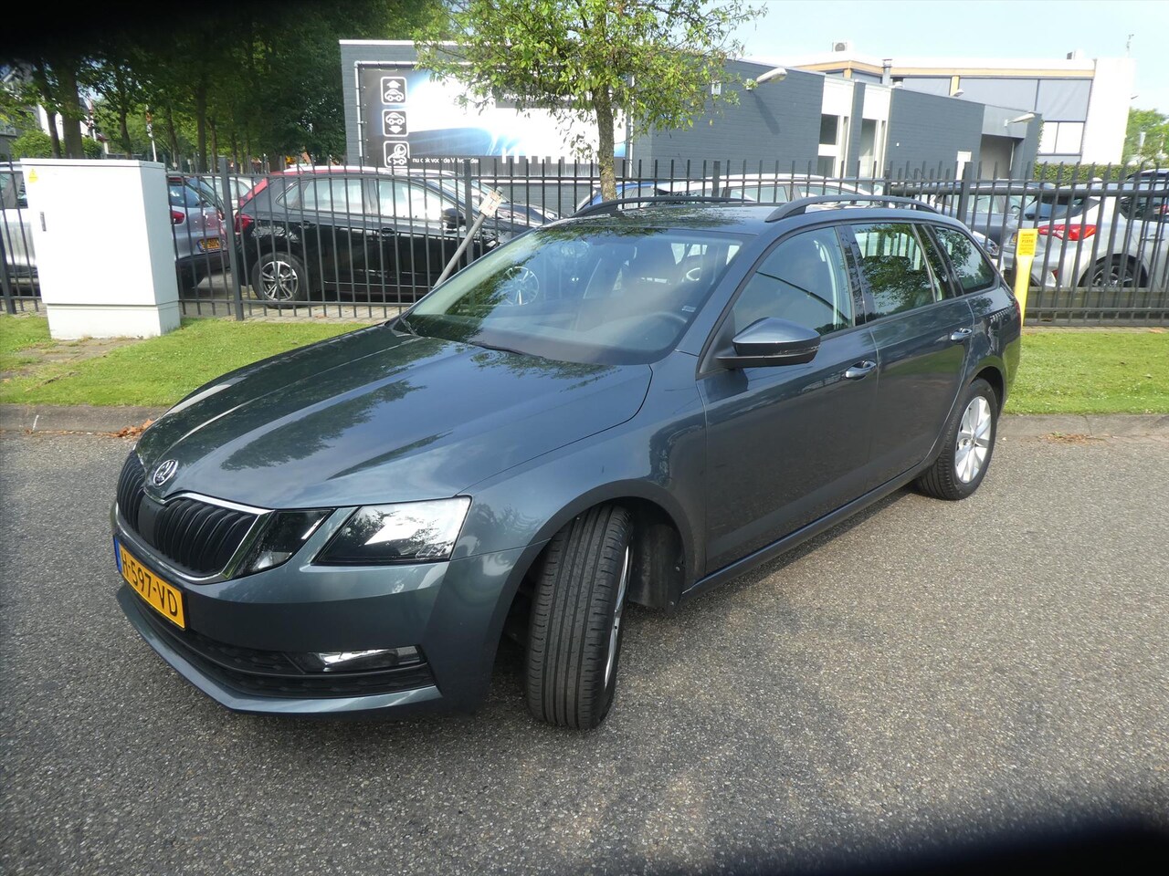 Skoda Octavia Combi - 1.0 TSI Greentech 115pk Business Edition Clima Navi Thaak Afn. - AutoWereld.nl