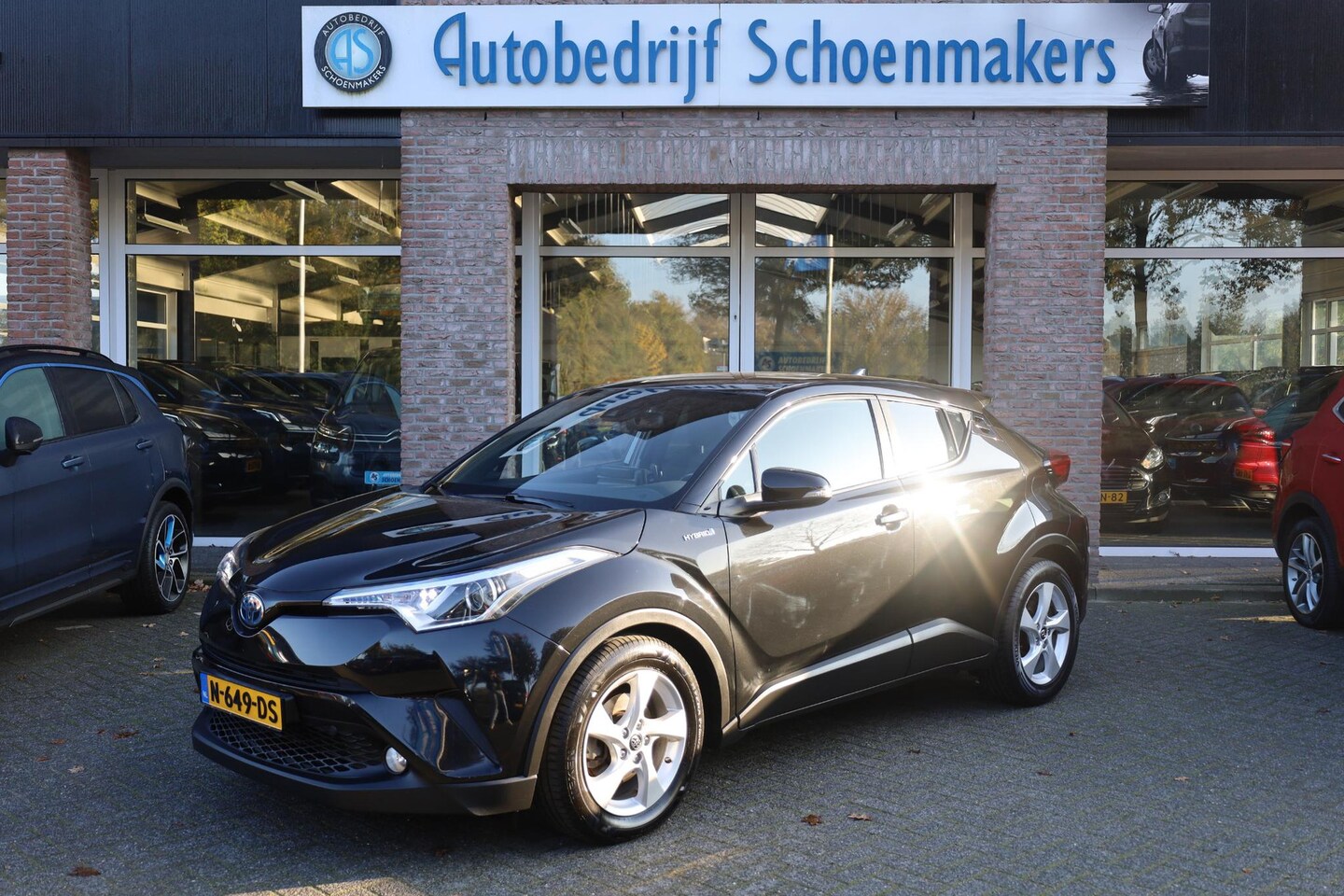 Toyota C-HR - 1.8 Hybrid Dynamic NAVI CAMERA CLIMA BT CRUISE LMV - AutoWereld.nl