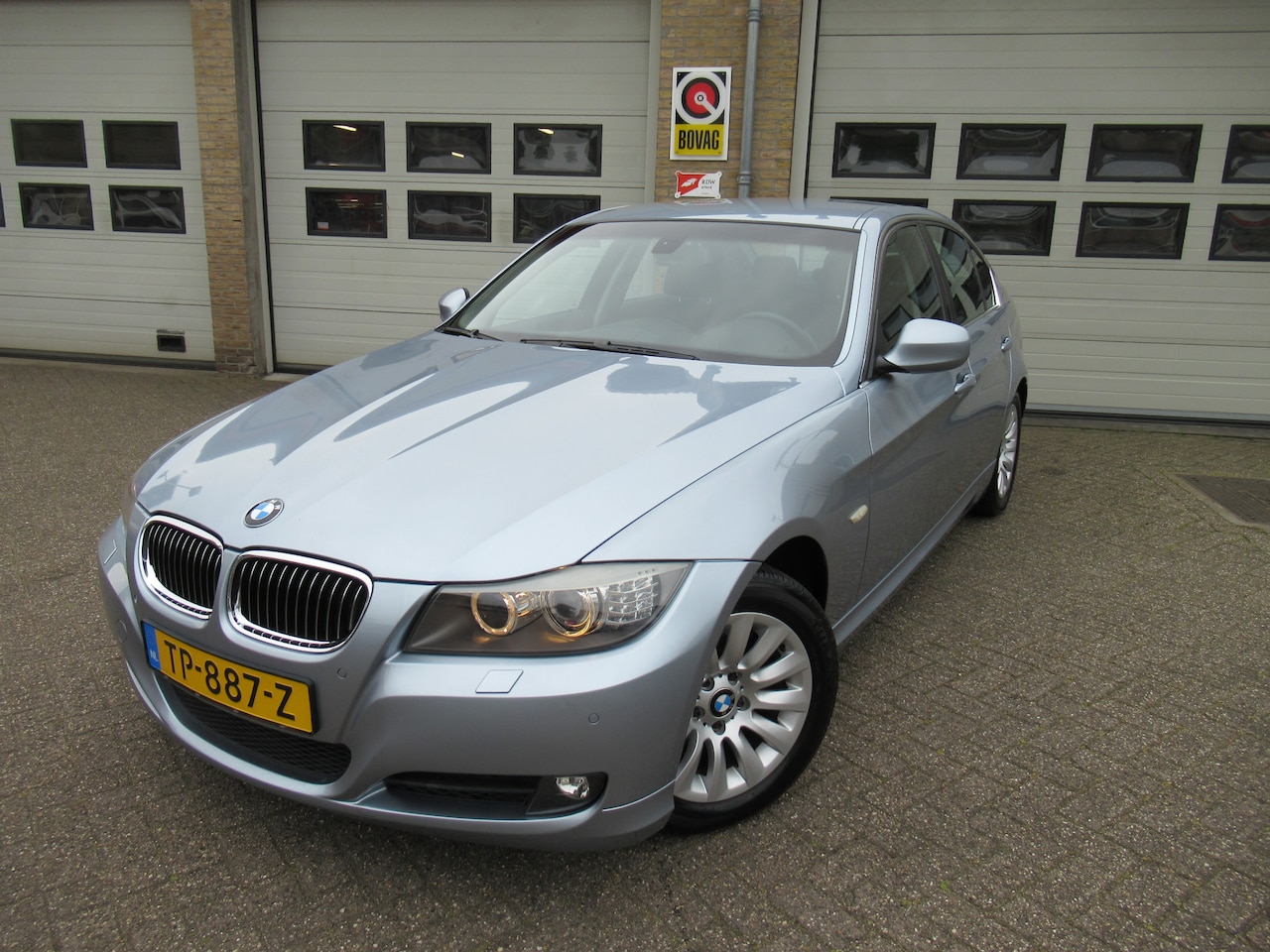 BMW 3-serie - 325i Executive Xenon, Clima, PDC - AutoWereld.nl