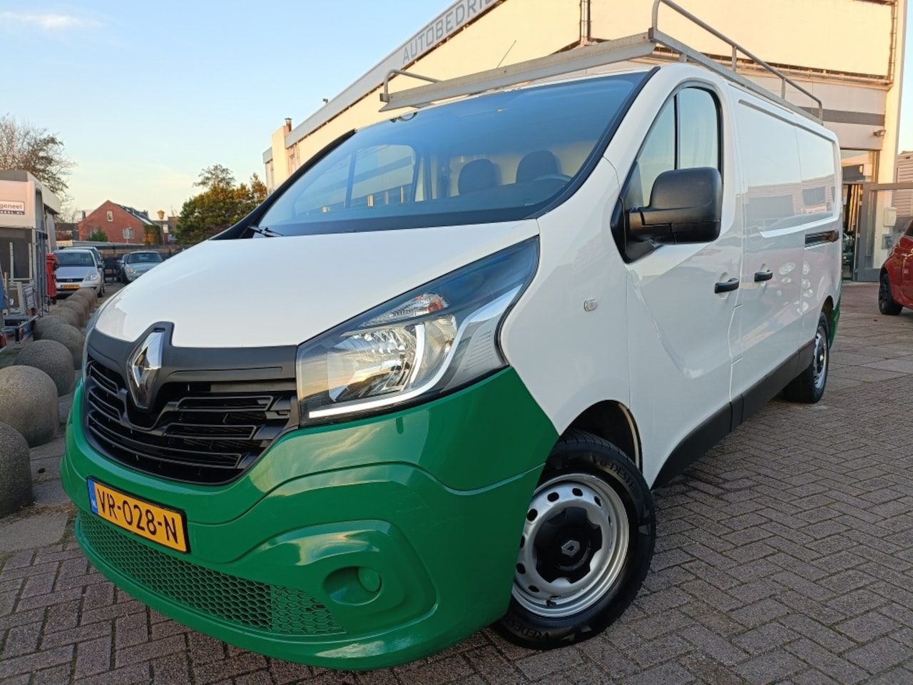 Renault Trafic - 1.6 dCi T29 L2H1 Générique 1E Eigenaar/Trekaak - AutoWereld.nl