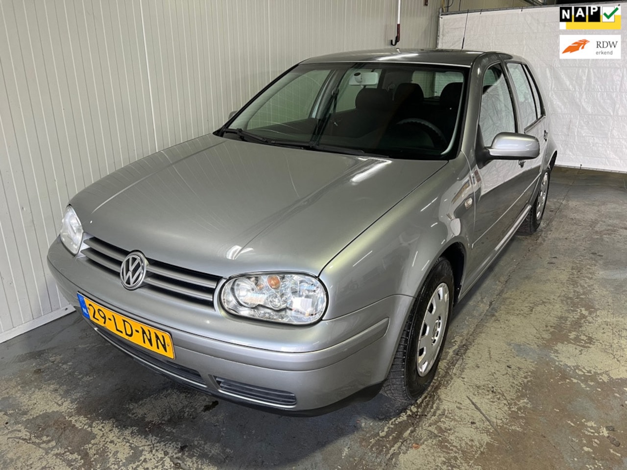 Volkswagen Golf - 1.4-16V Oxford 2de eigenaar - AutoWereld.nl