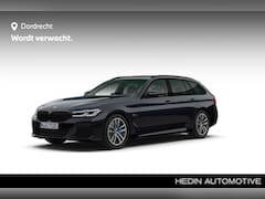 BMW 5-serie Touring - 530e M-Sport | Head-Up | Laser | Comfortzetels | Verwacht Dec