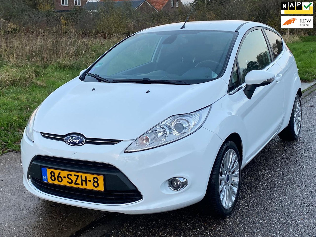 Ford Fiesta - 1.6 Sport (88 KW) 3-Drs ECC Audio/CD Sportstoelen LMV 16" Colorpakket ABS ESP Sideskirts D - AutoWereld.nl