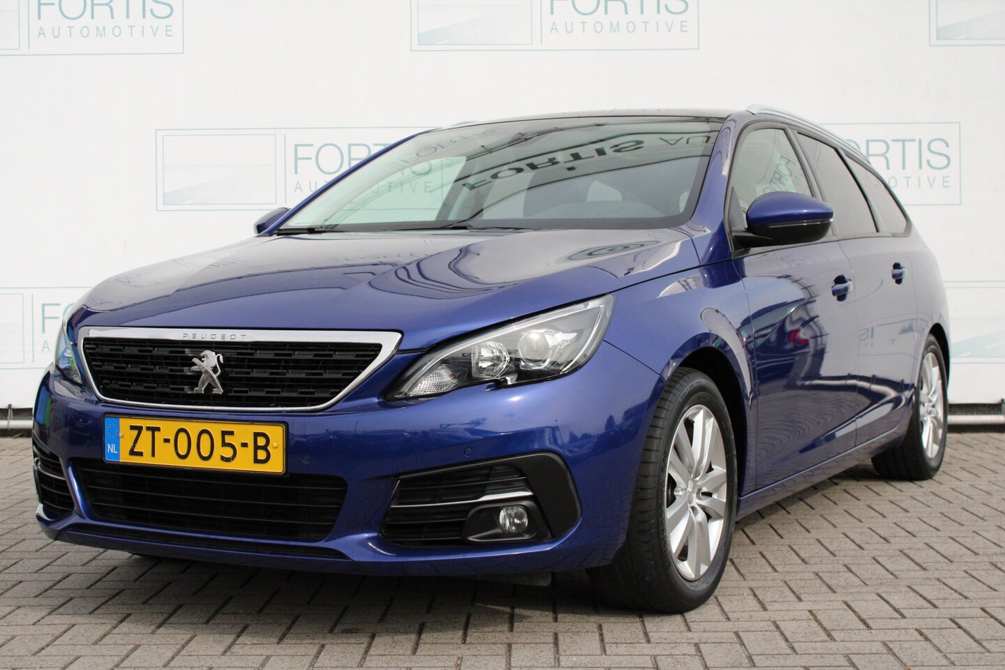 Peugeot 308 SW - 1.2 PureTech Blue Lease Executive NL AUTO | CARPLAY | LEDER | PANO | CAMERA | - AutoWereld.nl