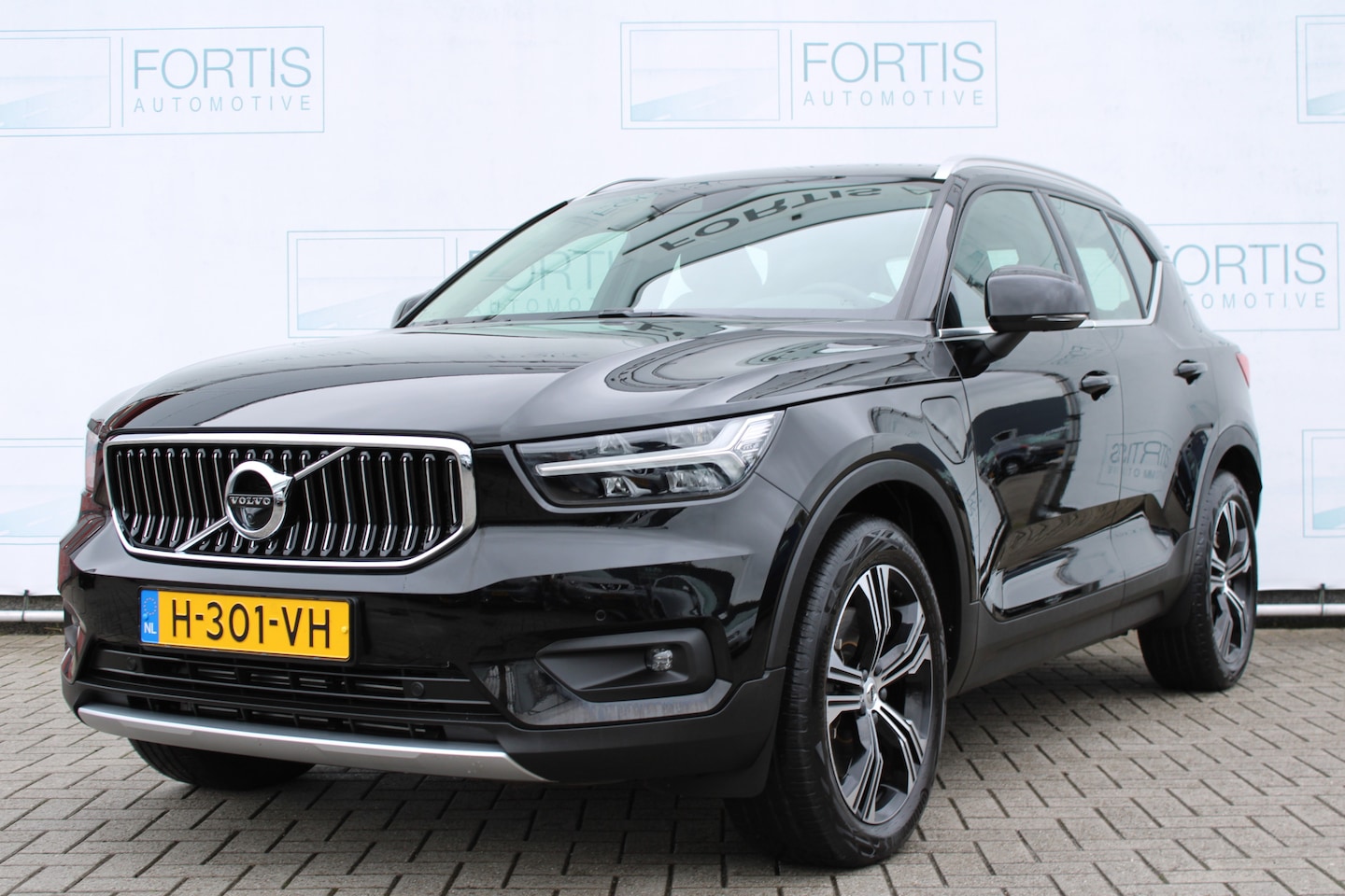 Volvo XC40 - 1.5 T5 Twin Engine Inscription NL AUTO | LEDER | CAMERA | STOELVERW | - AutoWereld.nl