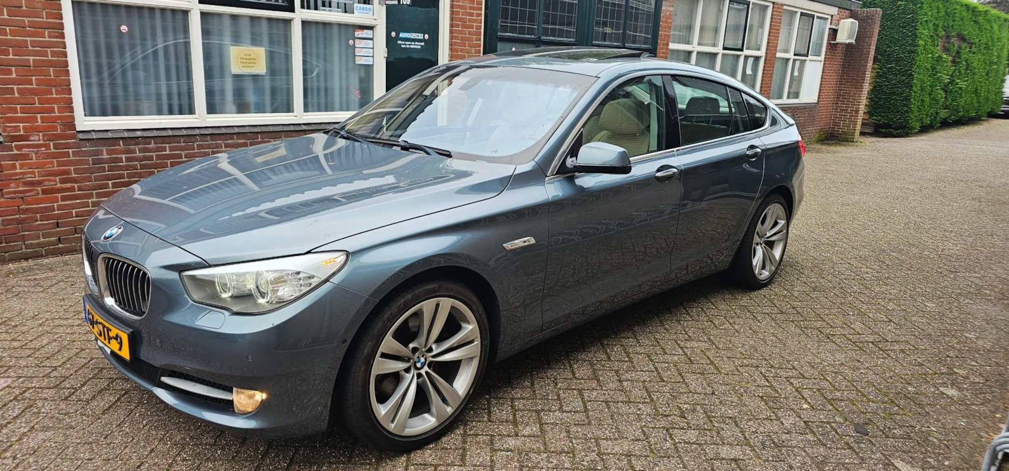 BMW 5-serie Gran Turismo - 535i High Executive rijdbare motorschade - AutoWereld.nl