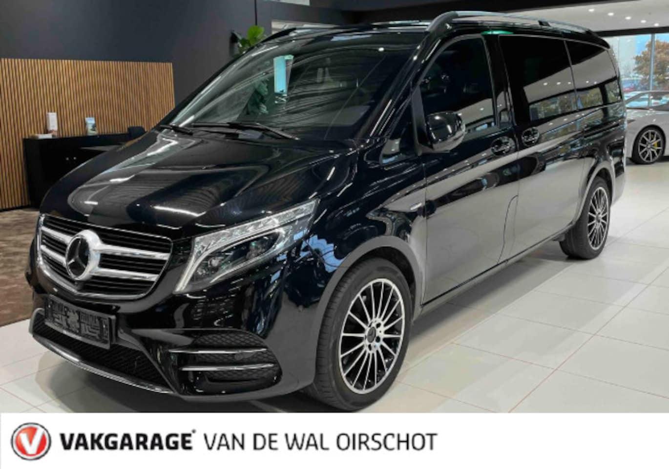 Mercedes-Benz V-klasse - 250d Lang Exclusive AMG | Panoramadak |  Verwarmde + geventileerde comforstoelen V+A | Ron - AutoWereld.nl