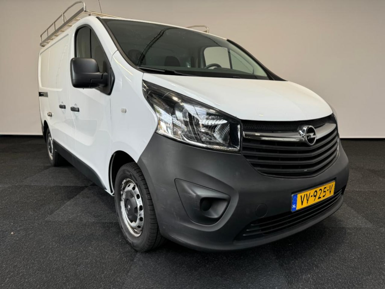 Opel Vivaro - VIVARO-B L1H1 Euro 5 Airco Navigatie Imperiaal Trekhaak - AutoWereld.nl