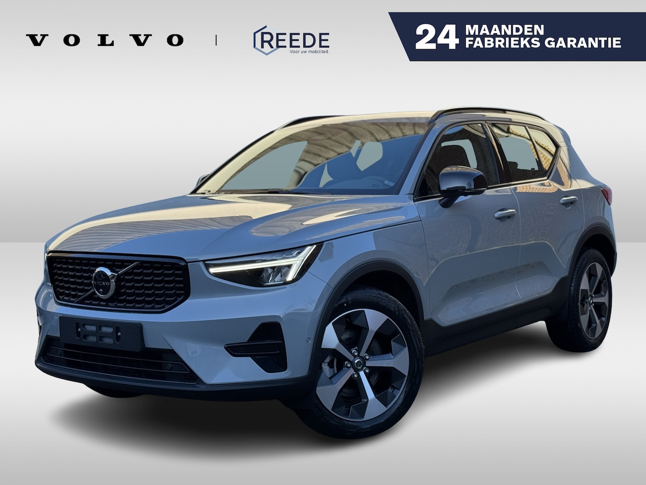 Volvo XC40 - 2.0 B4 Automaat Plus Dark Panoramadak | 360 Camera | 19 inch wielen - AutoWereld.nl