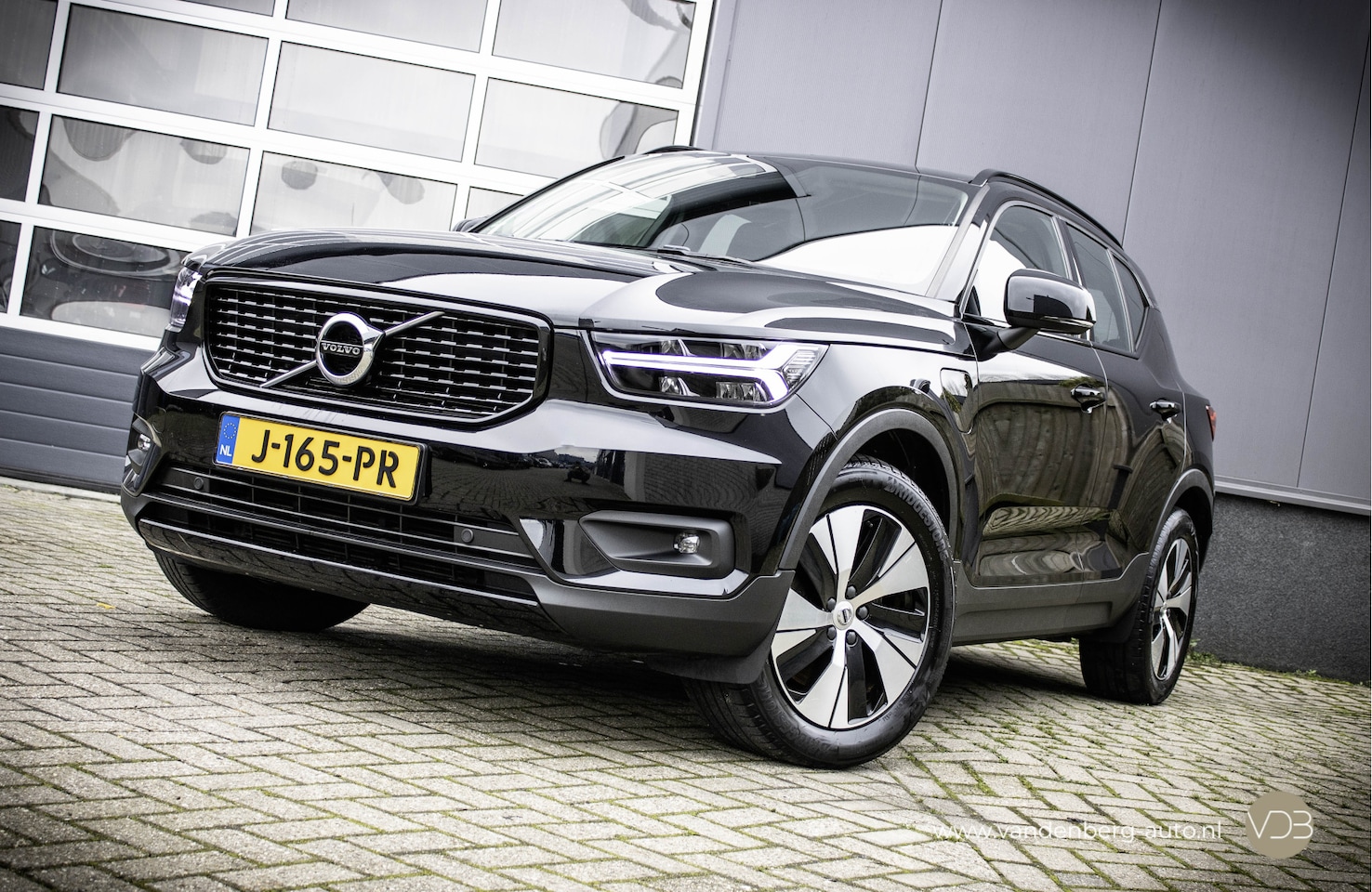 Volvo XC40 - 1.5 T4 Recharge R-Design Expression TREKHAAK Origineel NL - AutoWereld.nl