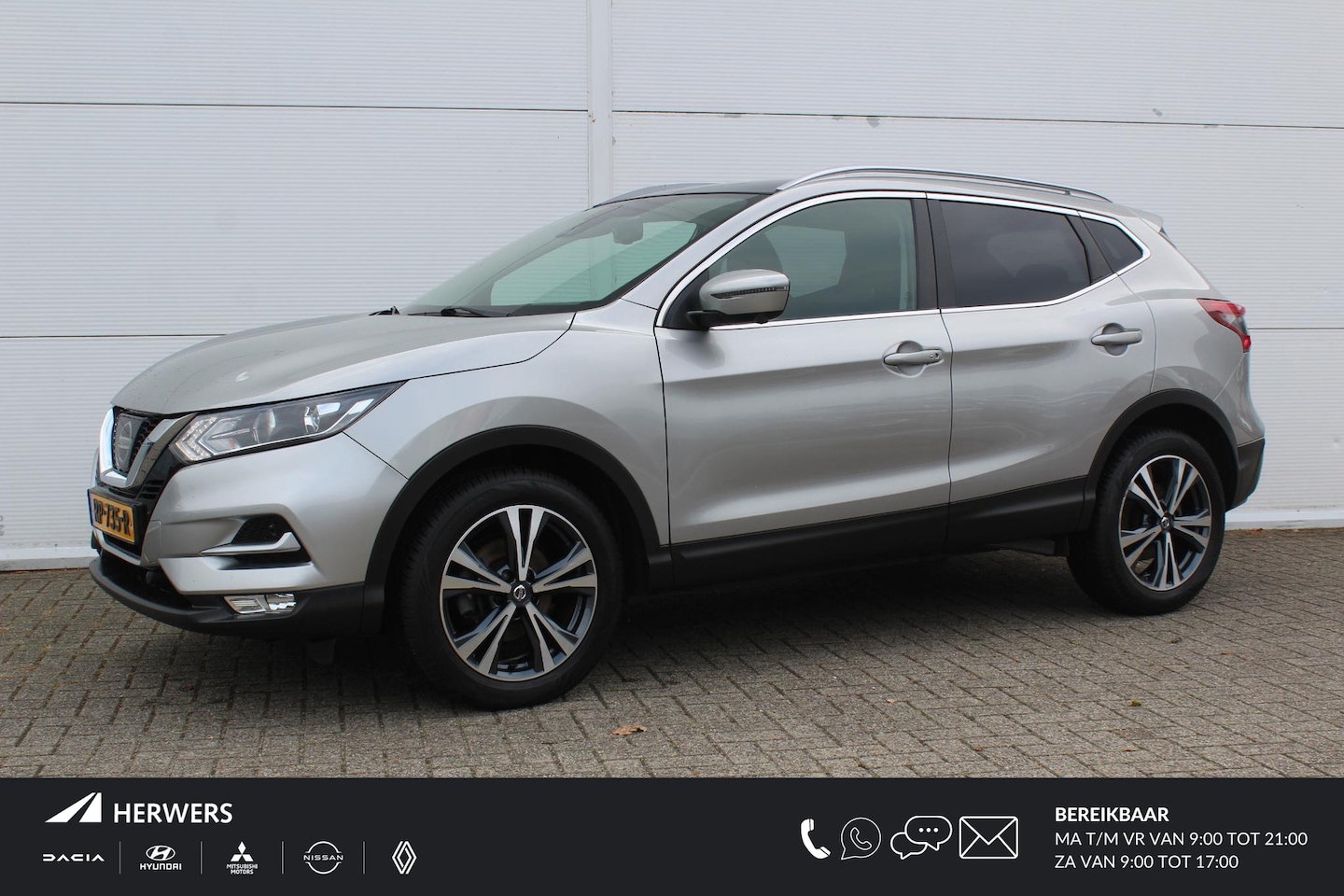 Nissan Qashqai - 1.2 DIG-T 115 N-Connecta / Panoramadak / Navigatie / Achteruitrijcamera / Cruise Control / - AutoWereld.nl