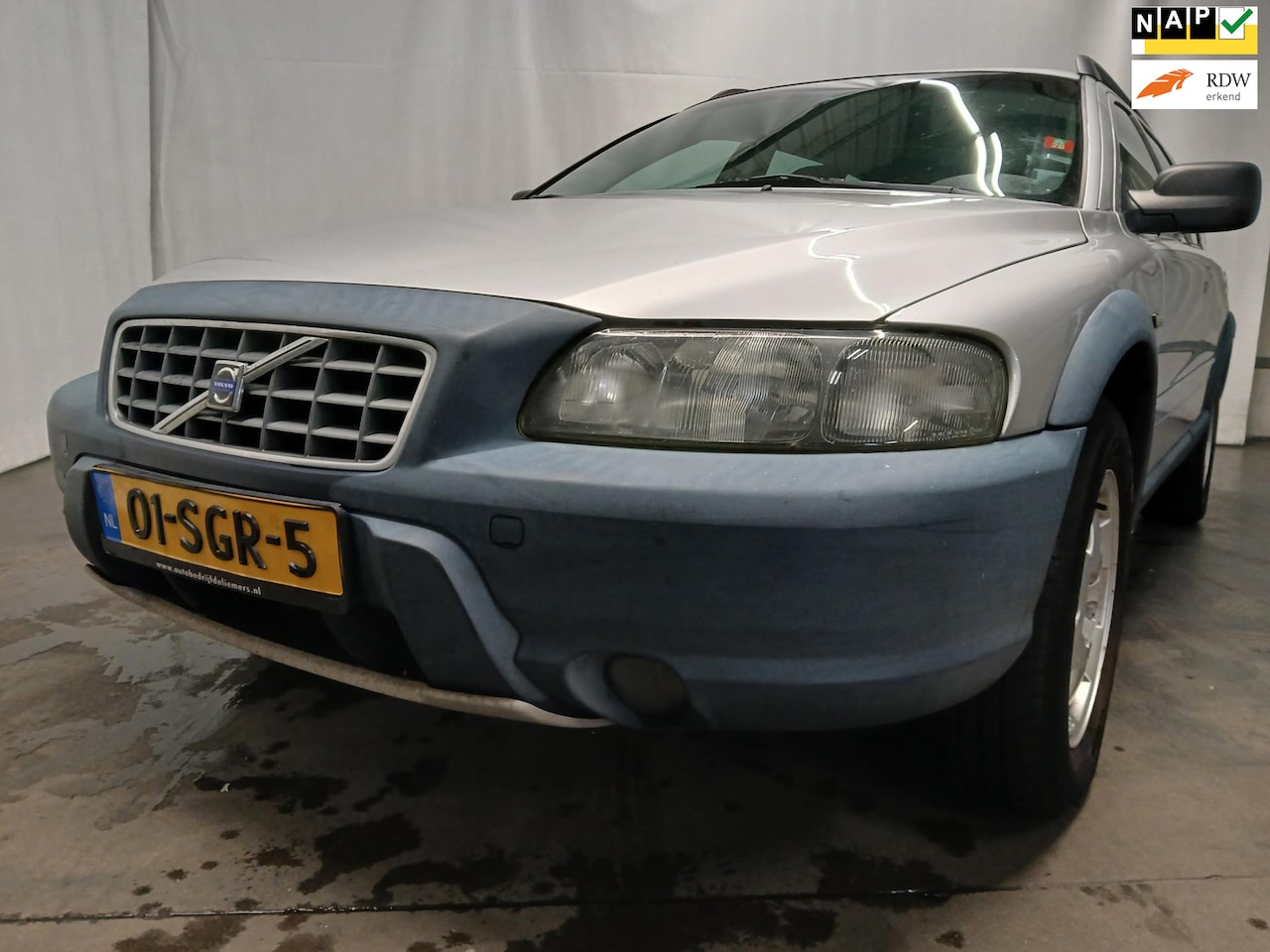 Volvo V70 Cross Country - 2.4 T Comfort Line - Airco - Cruise - Export - AutoWereld.nl