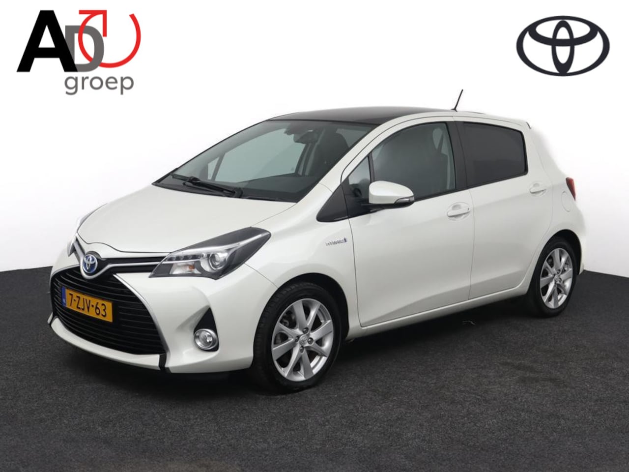 Toyota Yaris - 1.5 Hybrid Dynamic | Panoramadak | Trekhaak afneembaar | Lichtmetalen velgen | Full map na - AutoWereld.nl