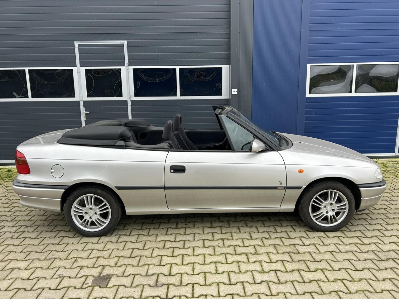 Opel Astra Cabriolet - 1.6i BERTONA COMFORT SUPER MOOIE ASTRA CABRIOLET MET SLECHTS 109000 KM MET NAP AUTOPAS ORG - AutoWereld.nl