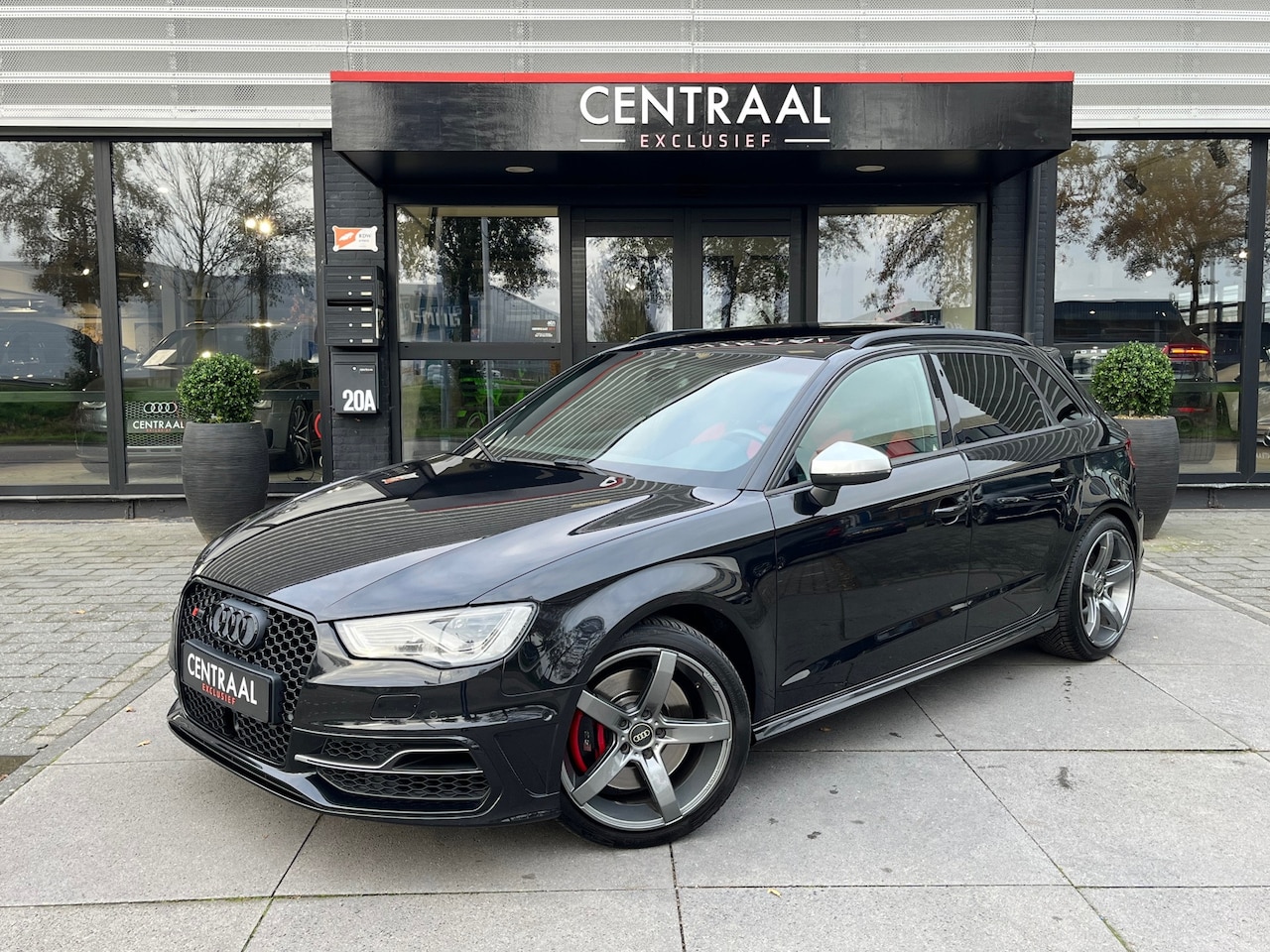 Audi S3 - Sportback 2.0 TFSI Quattro 300PK|Pano|Bang&Olufsen|Armytrix|Camera|ACC|Leder|Keyless - AutoWereld.nl