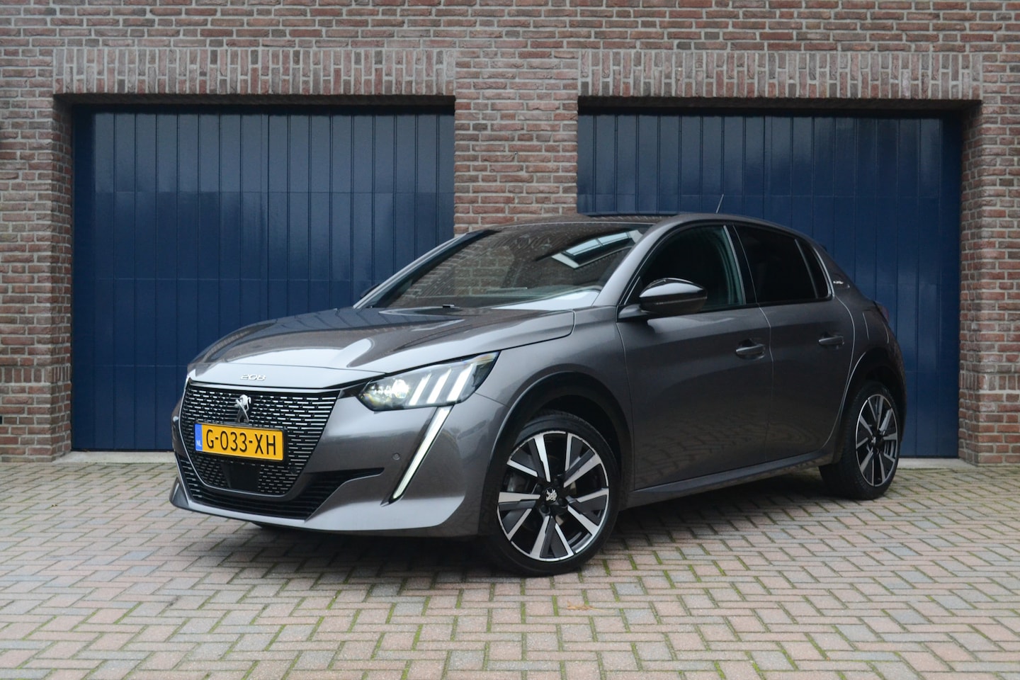 Peugeot 208 - 1.2 PureTech GT-Line | Camera | Keyless start | LED | Carplay | Navigatie - AutoWereld.nl