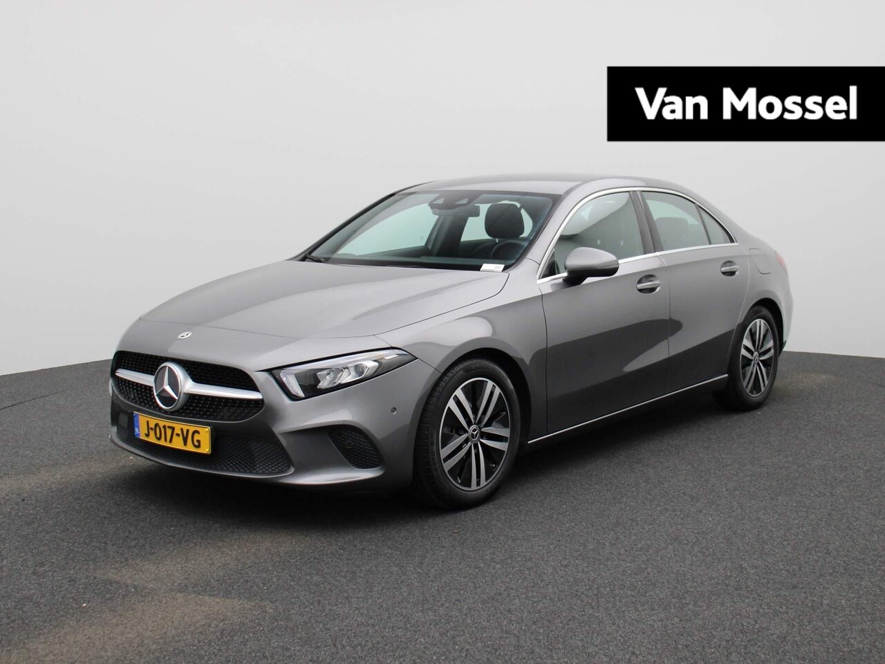 Mercedes-Benz A-klasse - 180 Business Solution Luxury | Automaat | Sfeer verlichting | DAB | Stoelverwarming | Clim - AutoWereld.nl