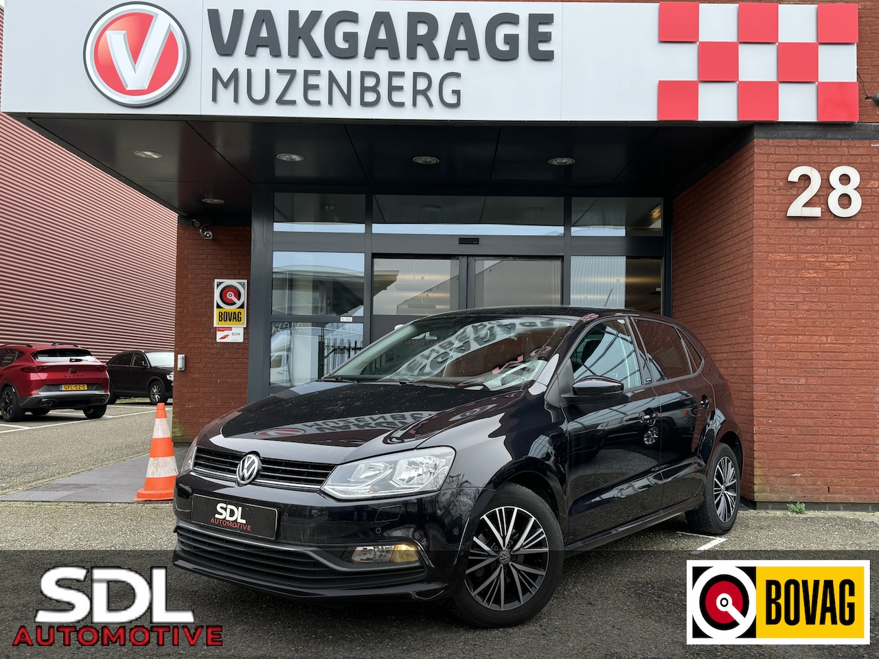 Volkswagen Polo - 1.2 TSI Highline // NAVI // PDC // CRUISE // ARMSTEUN // STOELVERWARMING - AutoWereld.nl