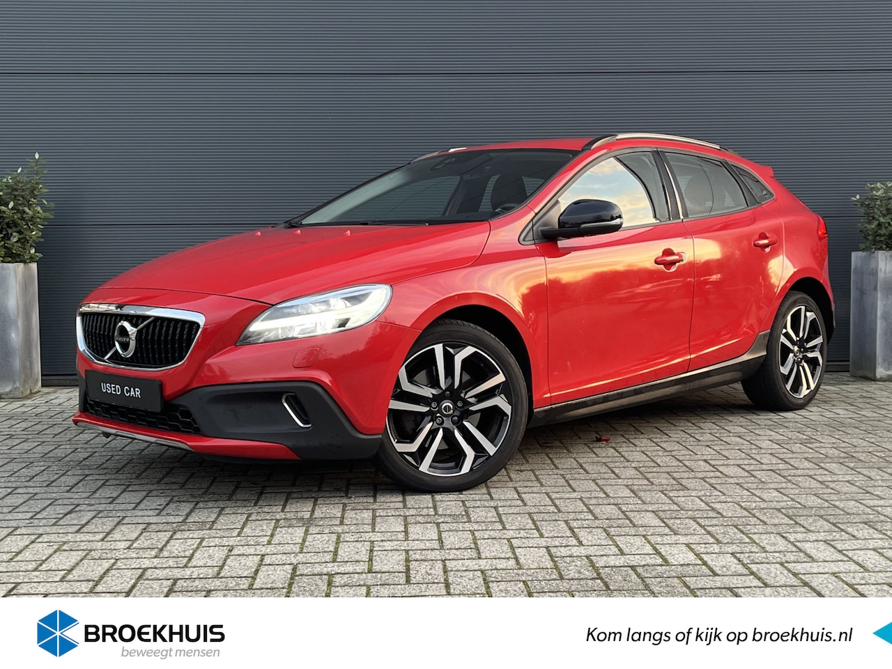 Volvo V40 Cross Country - 1.5 T3 Nordic+ | Standkachel | Leder | Stoelverwarming | Navigatie | - AutoWereld.nl