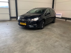 Opel Astra Sports Tourer - 1.0 Turbo 120 Jaar Ed. Navi | Camera | LED | St. Verwarming | Privacy Glass | 16" LMV