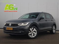 Volkswagen Tiguan - 1.5 TSI Elegance DSG Automaat Trekhaak IQ Light 18 inch LMV Navigatie Carplay Android Adap