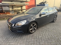 Volvo S60 - 1.6 T4 R-Design 2011