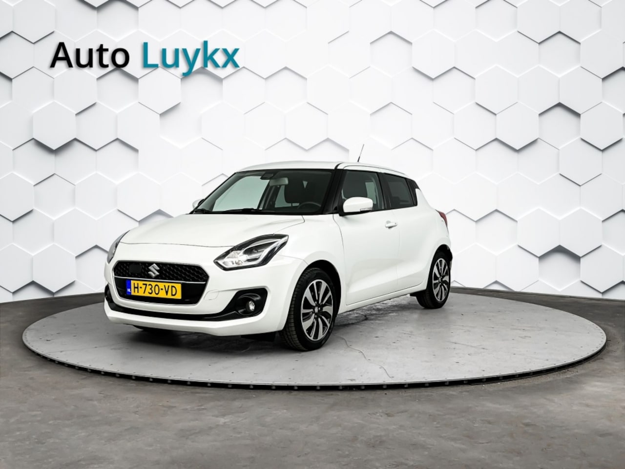 Suzuki Swift - 1.2 Stijl Smart Hybrid | Navigatie | Adaptieve Cruise Control | Parkeercamera - AutoWereld.nl