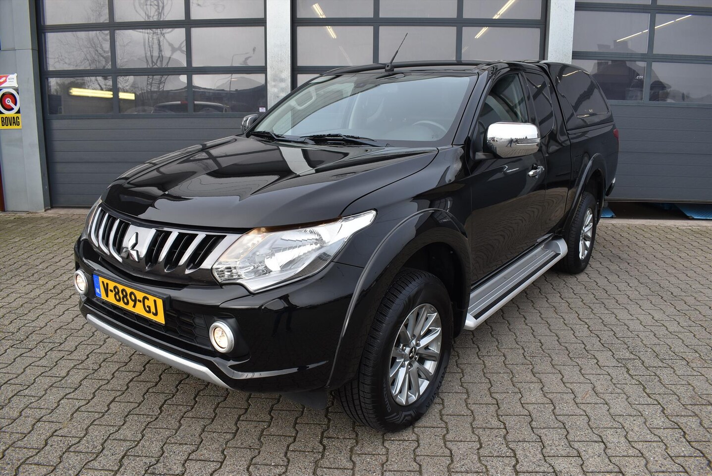 Mitsubishi L 200 - 2.4 DI-D ClearTec 181pk Club Cab 4WD Intense - AutoWereld.nl