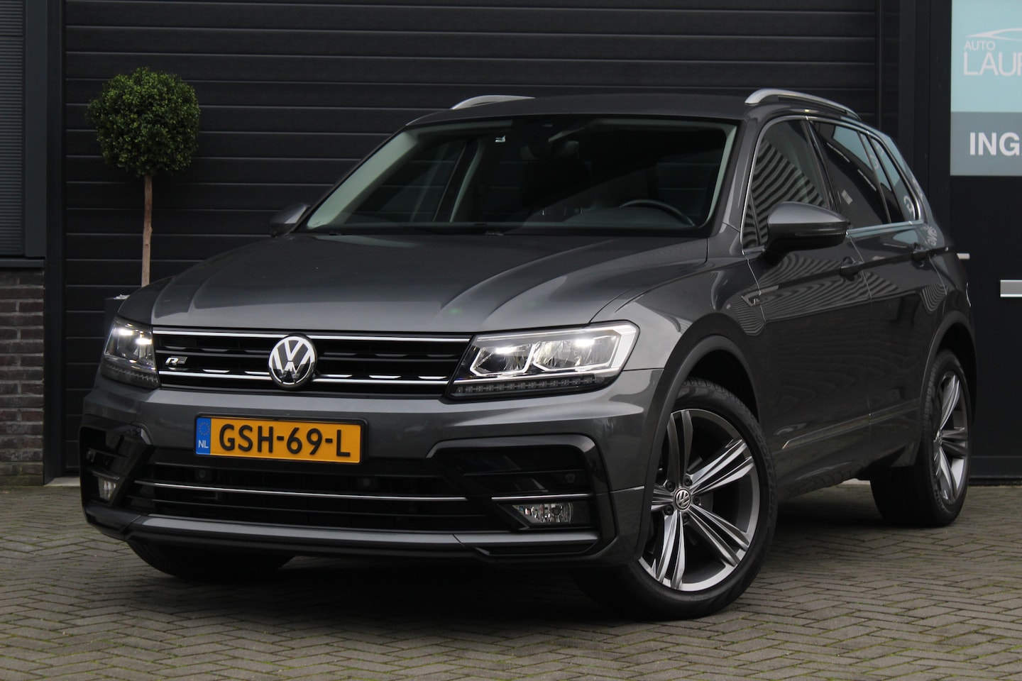 Volkswagen Tiguan - 2.0 TSI 4Motion R-Line | Virtual | Apple CarPlay | Highline Business R - AutoWereld.nl