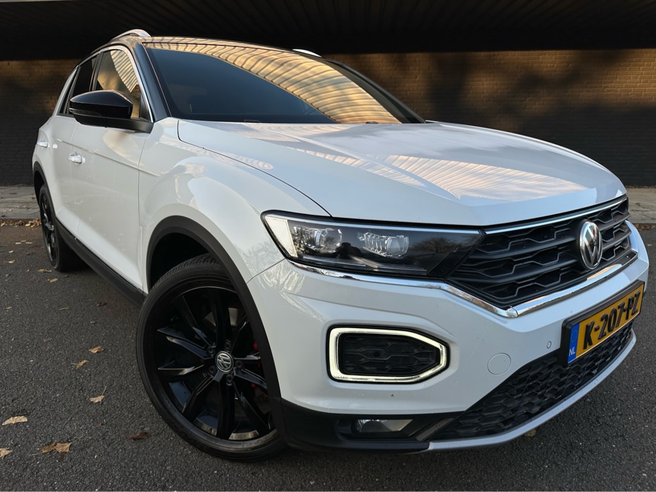 Volkswagen T-Roc - 1.5 TSI Sport // Two tone // Digitale cockpit // - AutoWereld.nl