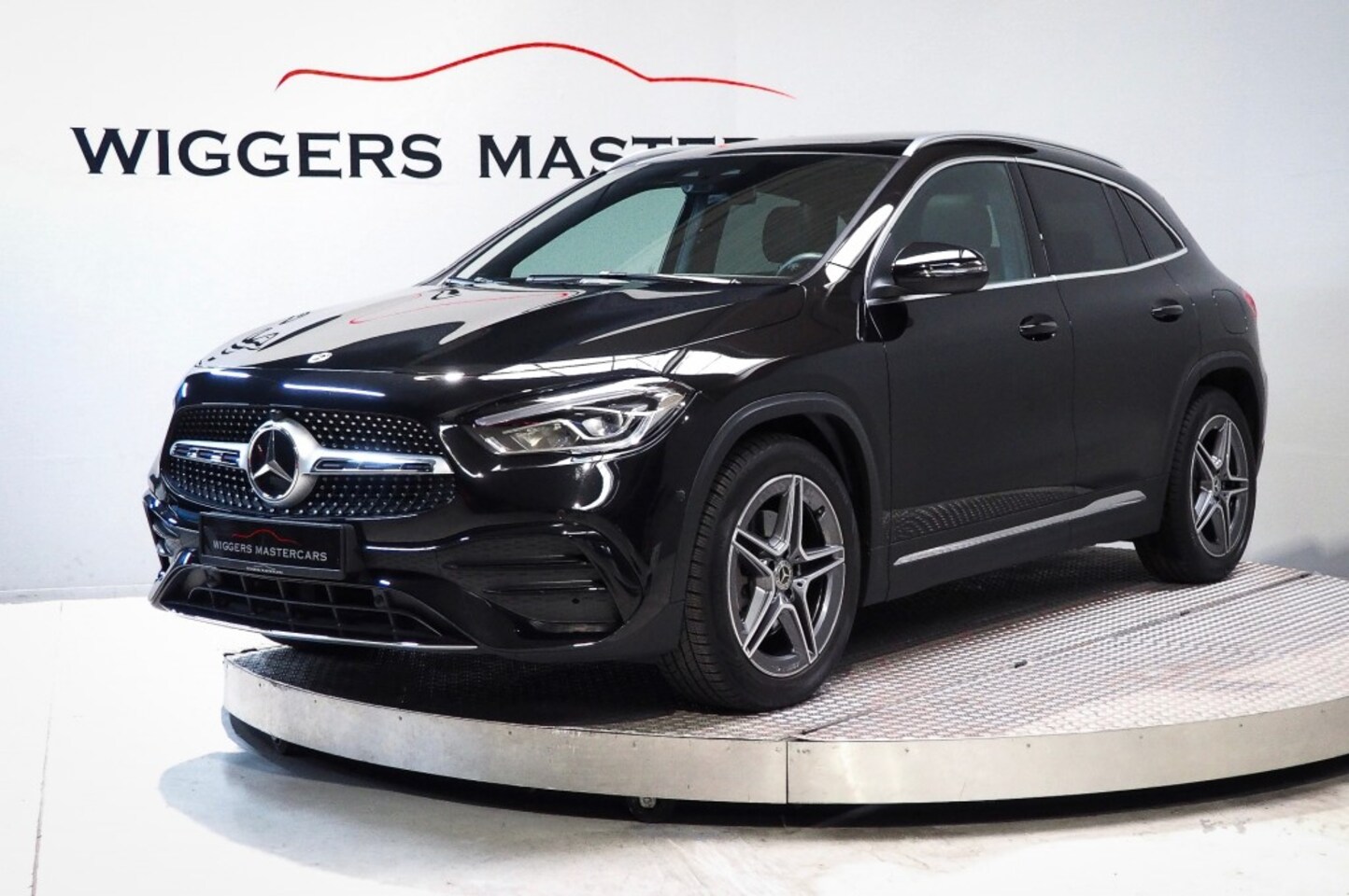 Mercedes-Benz GLA-Klasse - 250 4MATIC AMG Line 250 4-Matic AMG LINE 224 PK, Leder, Panodak, El.achterklep - AutoWereld.nl