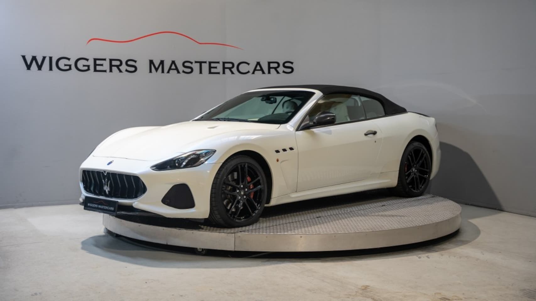 Maserati GranCabrio - 4.7 MC 4.7 MC, Harman Kardon, Digital Display, Carbon, Alcantara - AutoWereld.nl