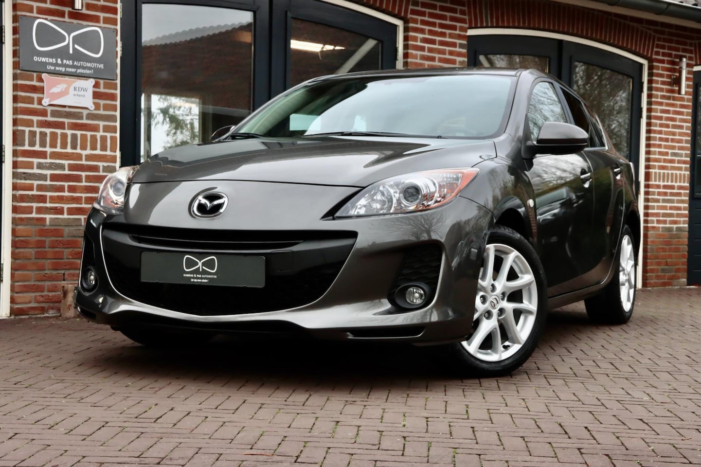 Mazda 3 - 1.6 Navigator | AIRCO | NAVIGATIE | CRUISE - AutoWereld.nl