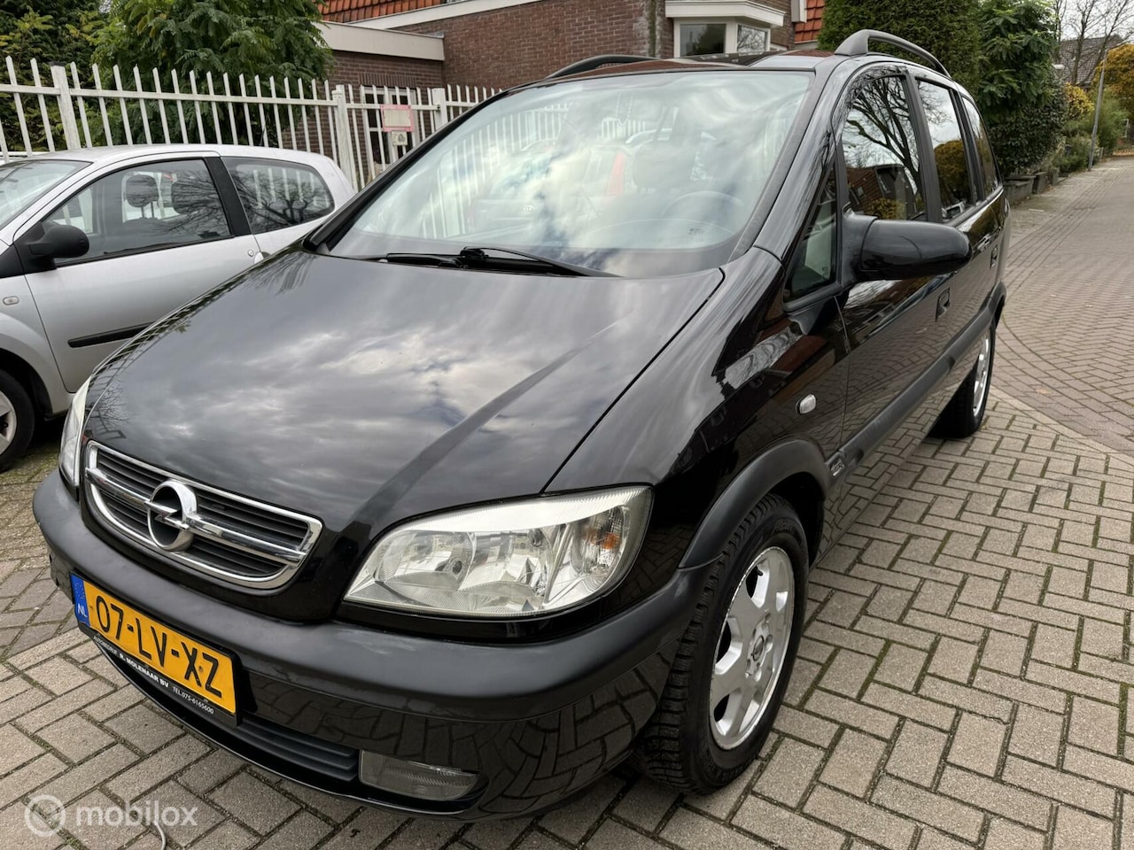 Opel Zafira - 2.2-16V Elegance Navigator 2.2-16V Elegance Navigator - AutoWereld.nl