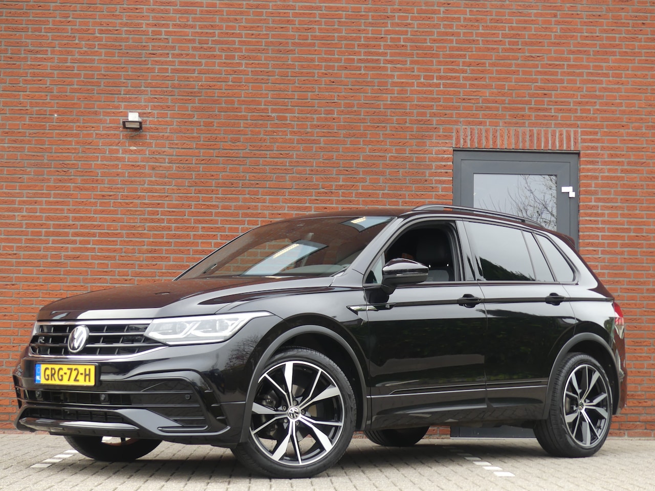 Volkswagen Tiguan - 1.5 TSI R-Line Black Edition - AutoWereld.nl