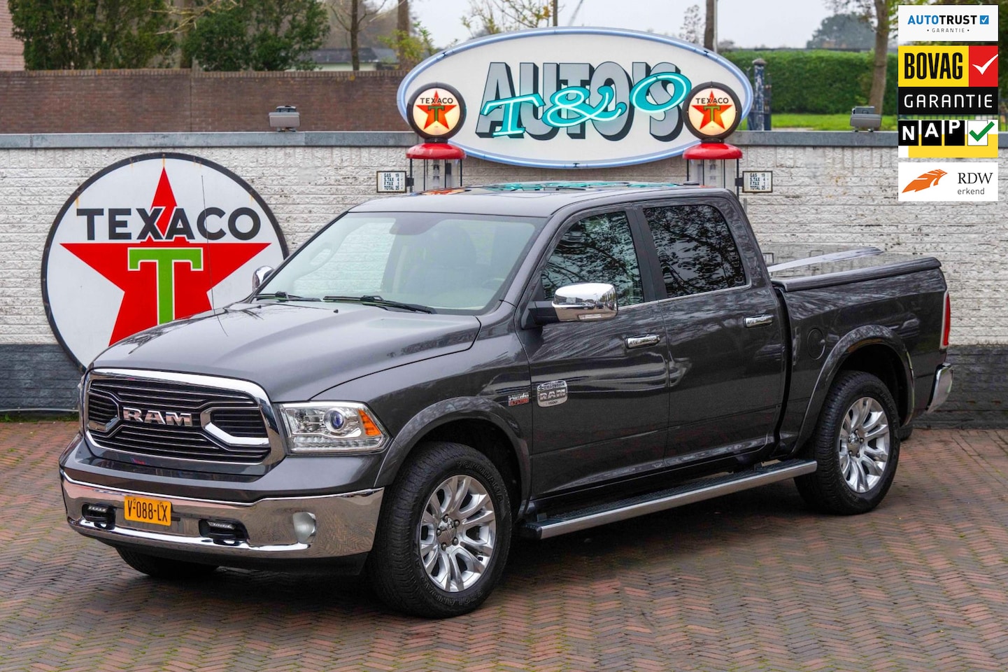 Dodge Ram 1500 - 5.7 V8 4x4 Crew Cab 5'7 Laramie Automaat 1e Eig. NL-auto + NAP - AutoWereld.nl