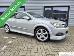 Opel Astra GTC - 1.8 Sport NAVI 85000KM NAP PDC 17"