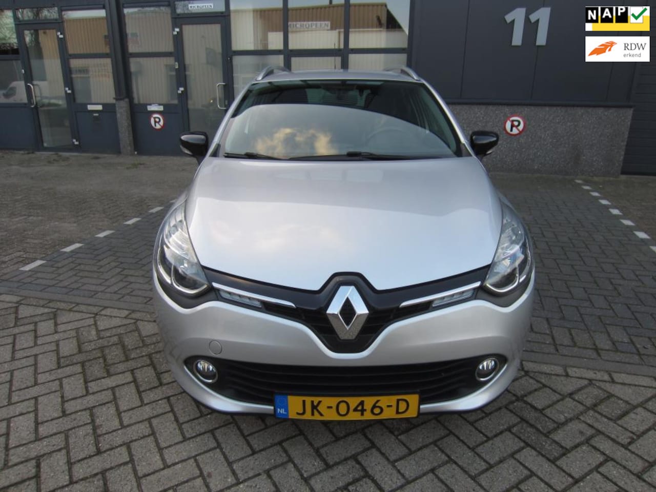 Renault Clio Estate - 0.9 TCe Limited 2016 Airco Navi/1e Eig NAP! APK! - AutoWereld.nl