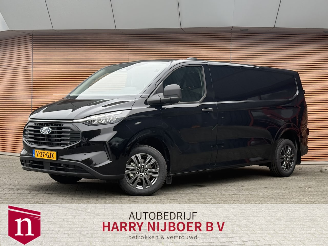 Ford Transit Custom - 320 2.0 TDCI L2H1 136 PK leder stuurwiel / trekhaak voorbereiding / Camera / Led /  Cruise - AutoWereld.nl