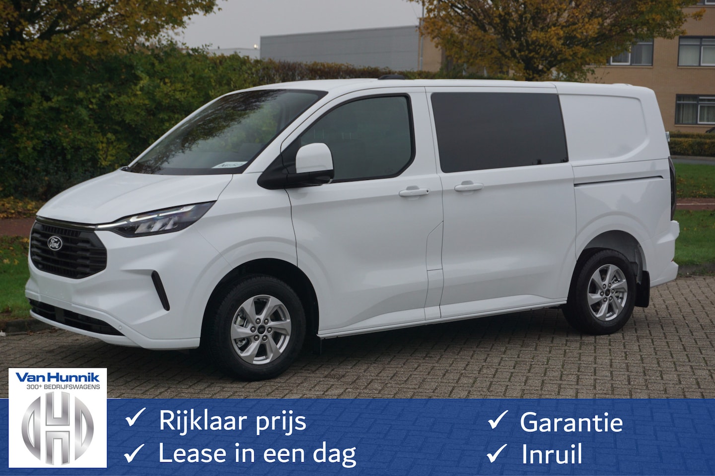 Ford Transit Custom - 300S 136PK DC Limited AUT MY2024 Navi, ACC, Trekhaak, 360° Cam, 17" LM, 2x Schuifdeur!! NR - AutoWereld.nl