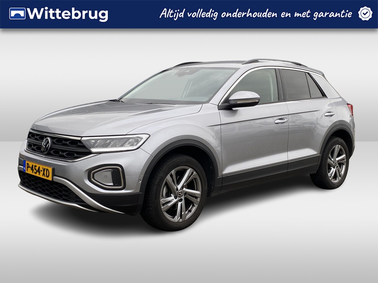 Volkswagen T-Roc - 1.5 TSI Life 75 Edition DSG 150 PK / Draadloos Opladen / Achterruitrijcamera / Getint Glas - AutoWereld.nl