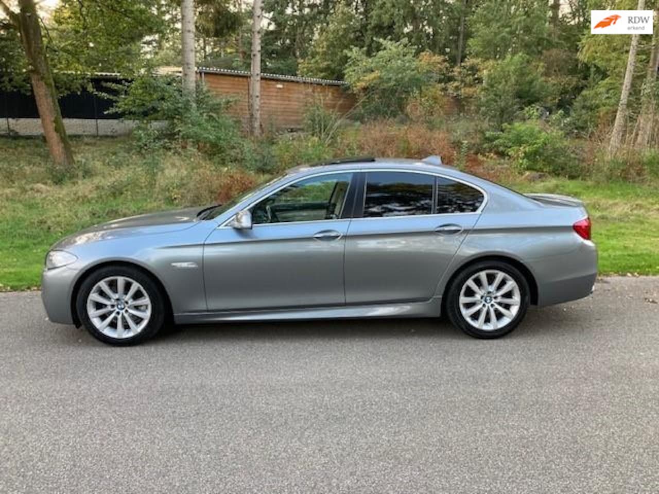 BMW 5-serie - 528i Executive M Pakket Navi Open Dak Head Up - AutoWereld.nl